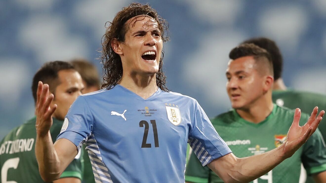 Sumbang 2 Gol Cavani Loloskan Uruguay Ke 16 BesarCopa Amerika