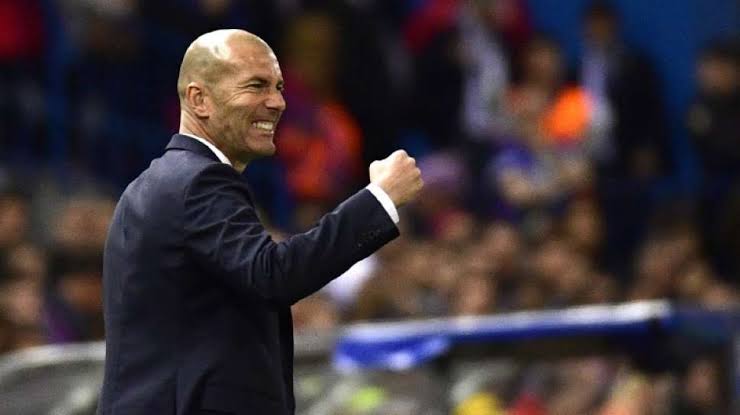 Manchester United Dekati Zinedine Zidane untuk Gantikan Solskjaer